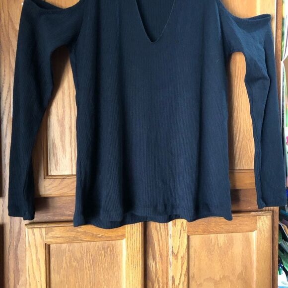 LNA Choker Cut Out Ribbed Cold Shoulder Pullover Sweater Black - XS - Picture 6 of 12